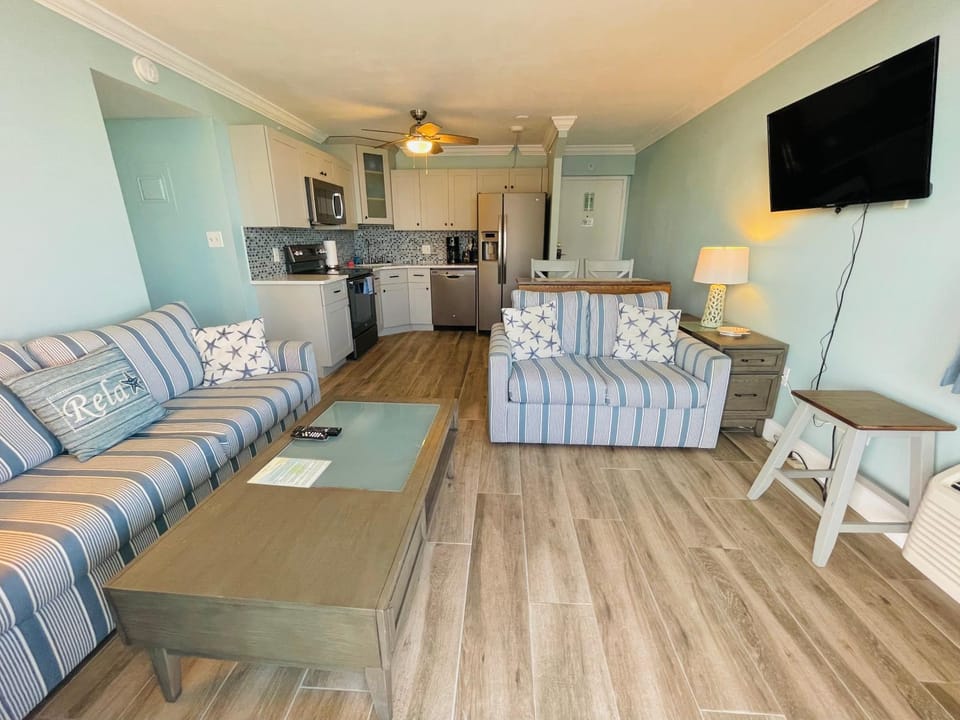 Living room, Photo of the whole room, Seating area
