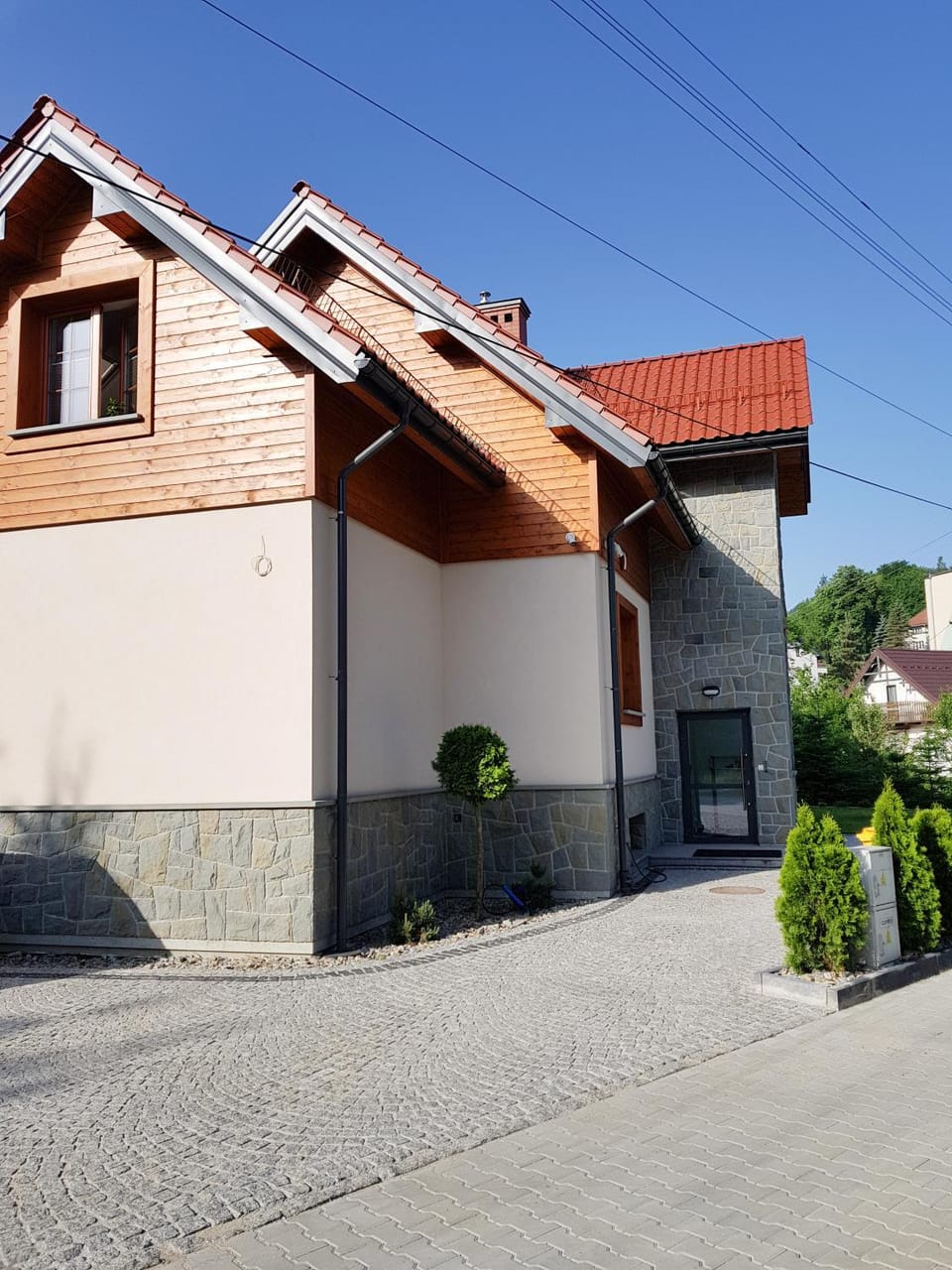 Facade/entrance