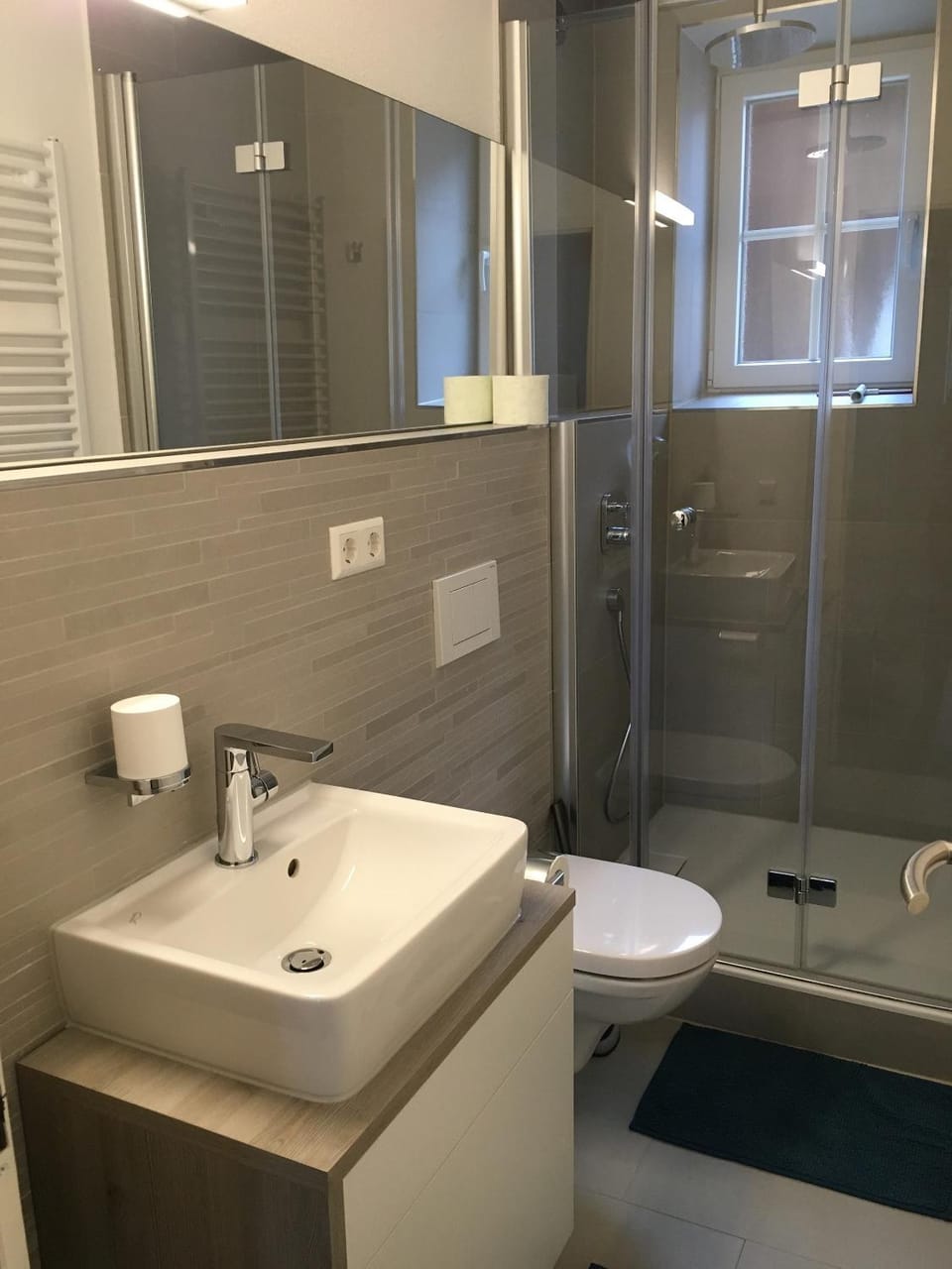 Bathroom, Living room