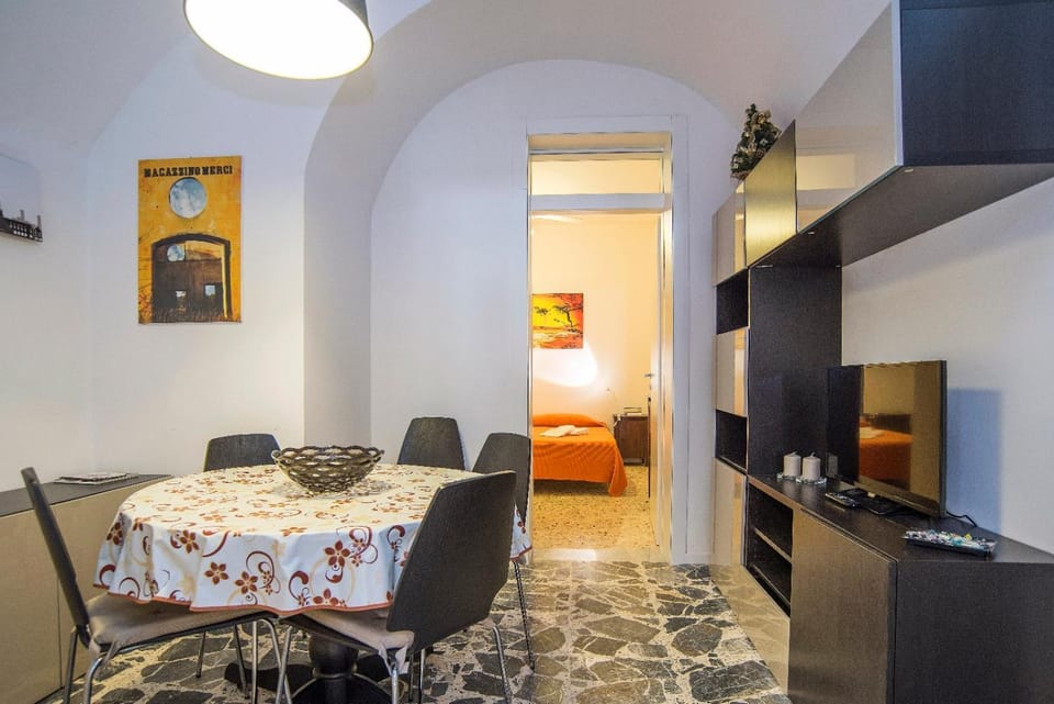 Communal lounge/ TV room, Living room, Dining area, Communal kitchen