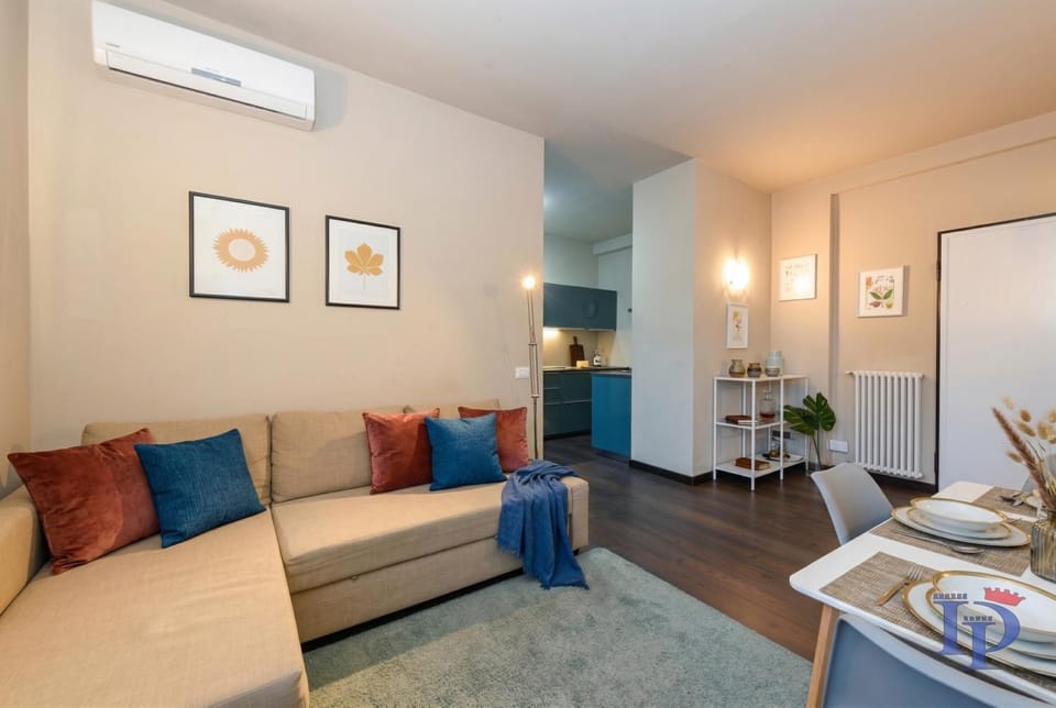 Living room, Dining area, air conditioner