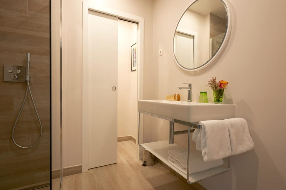 Bathroom, Photo of the whole room