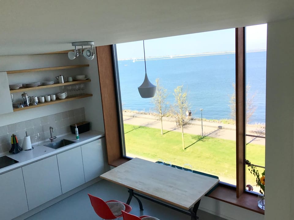 Dining area, Lake view