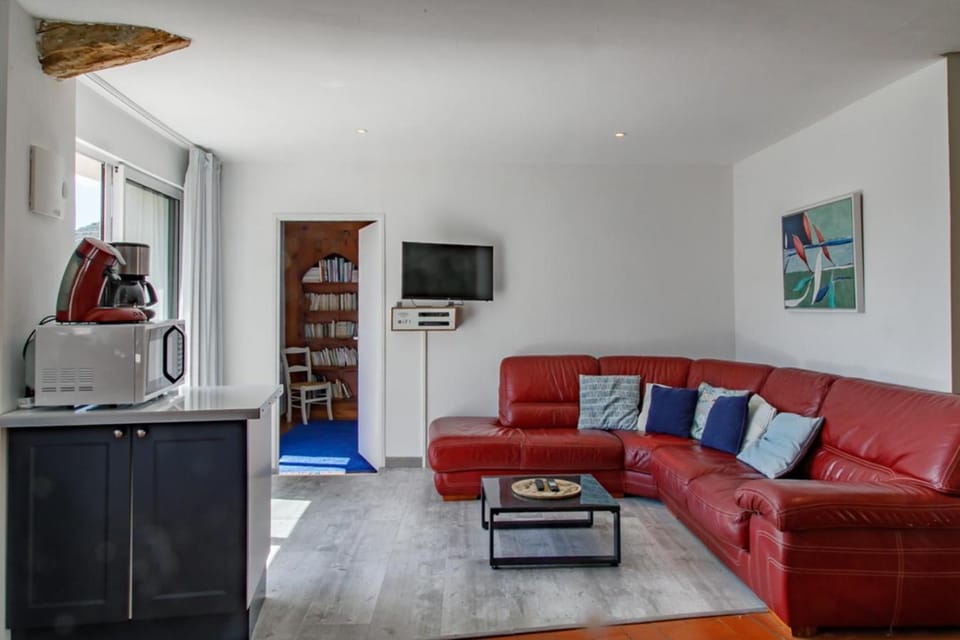 TV and multimedia, Seating area