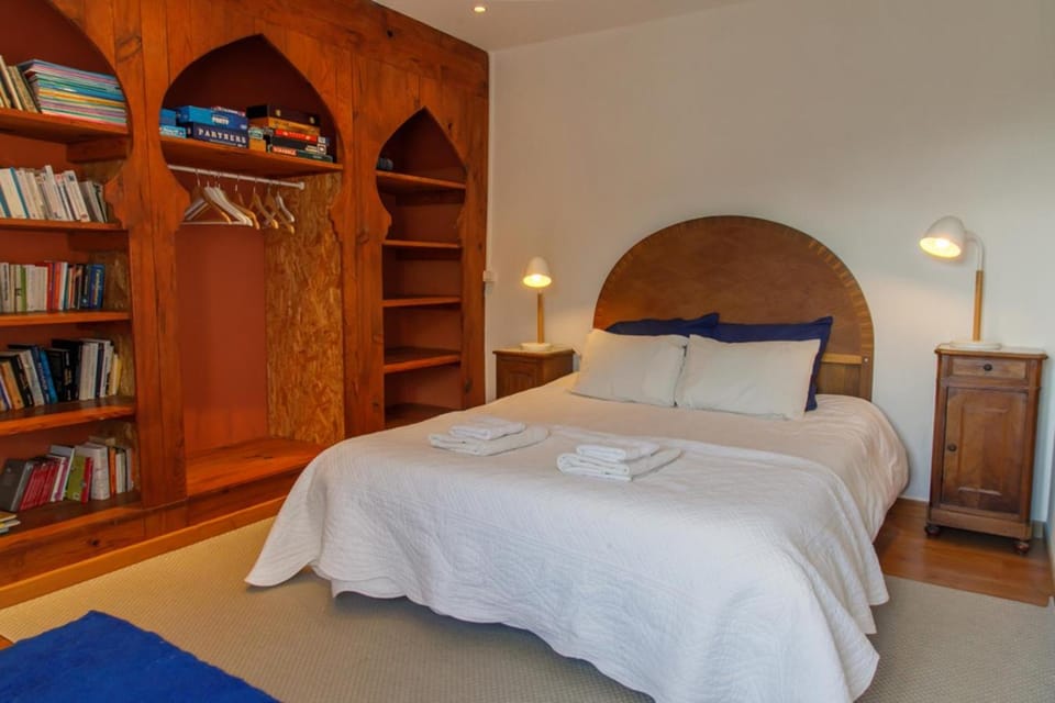Bed, Library, Bedroom