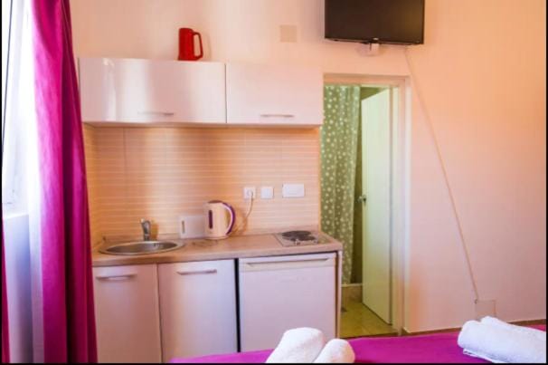 Apartments & Studios Tomanović Bed and Breakfast in Budva