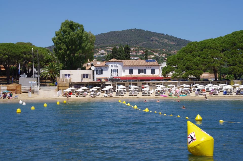 Property building, Nearby landmark, Restaurant/places to eat, Spring, Natural landscape, Summer, Beach, Sea view