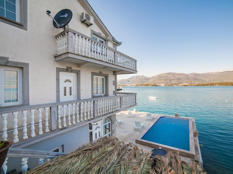 Facade/entrance, Sea view, Swimming pool