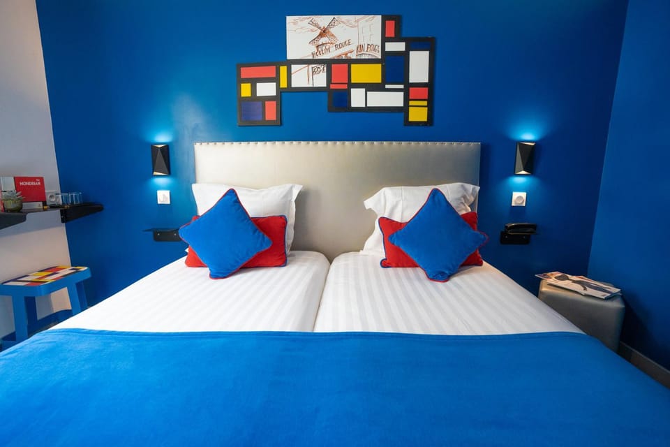 Bed, Photo of the whole room, Bedroom