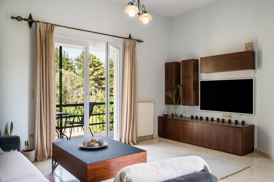 TV and multimedia, Balcony/Terrace, Living room, Seating area