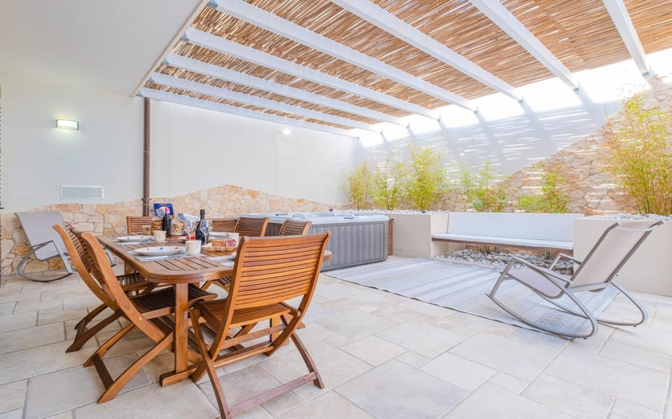 Patio, Balcony/Terrace, Dining area