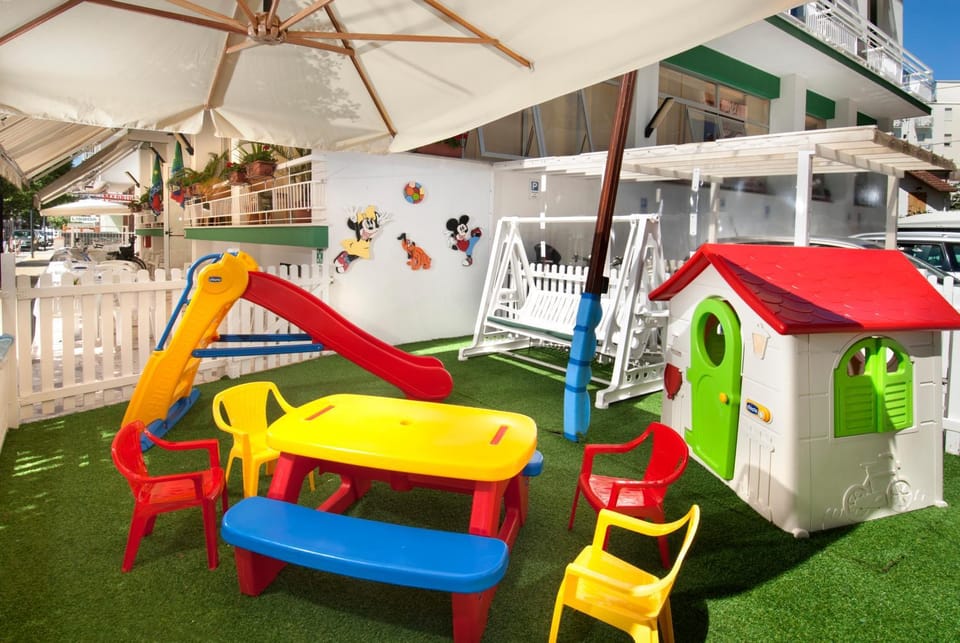 Children play ground, Street view