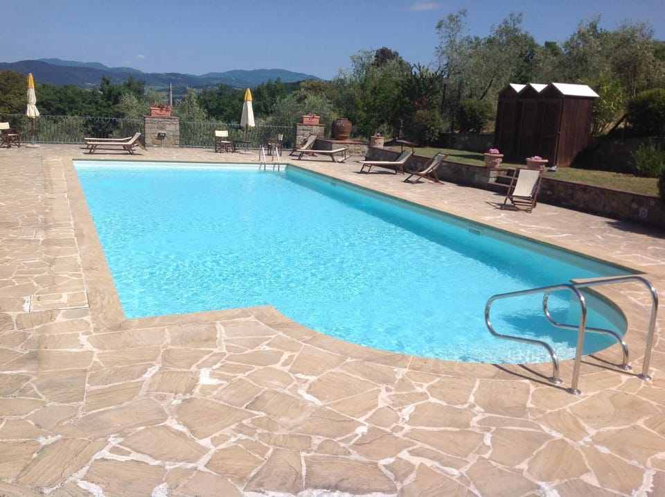 Table tennis, Swimming pool, Swimming pool