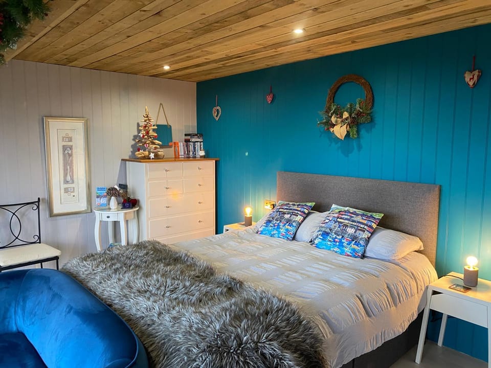 The Pod & Cwtch luxury accommodation Nature lodge in Wales