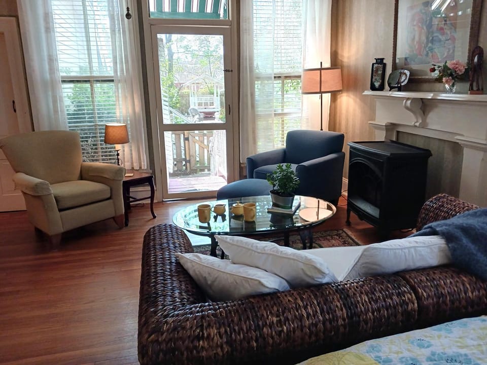Garden, Living room
