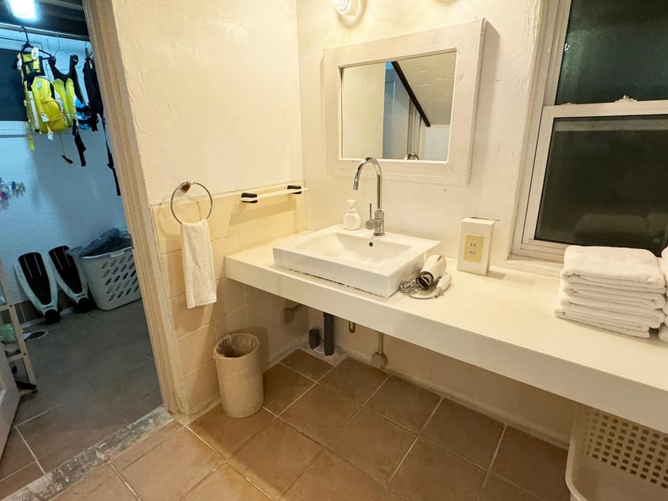 Bathroom, washing machine