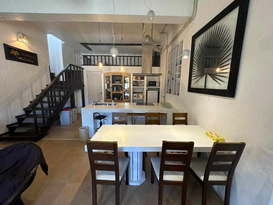 Dining area, kitchen