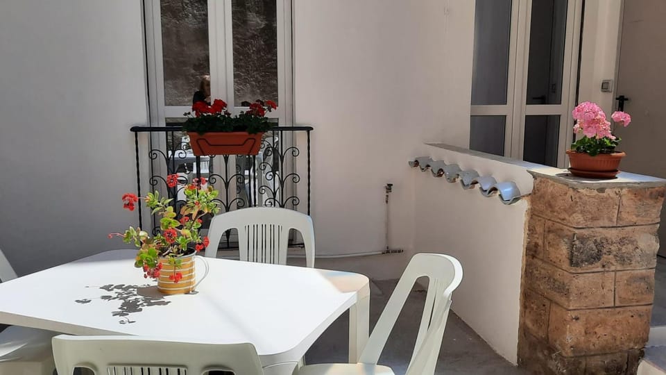 Inner courtyard view