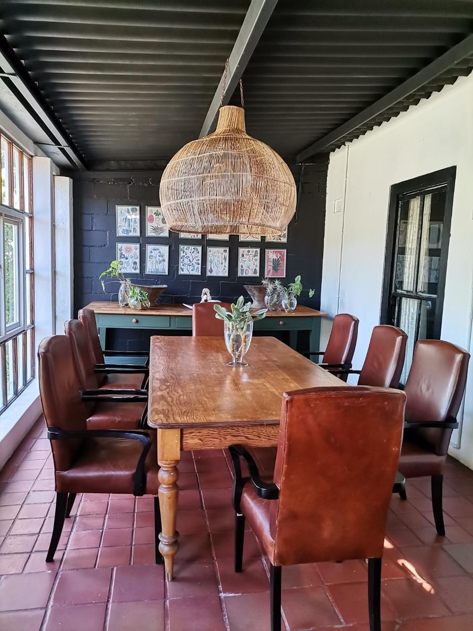 Seating area, Dining area