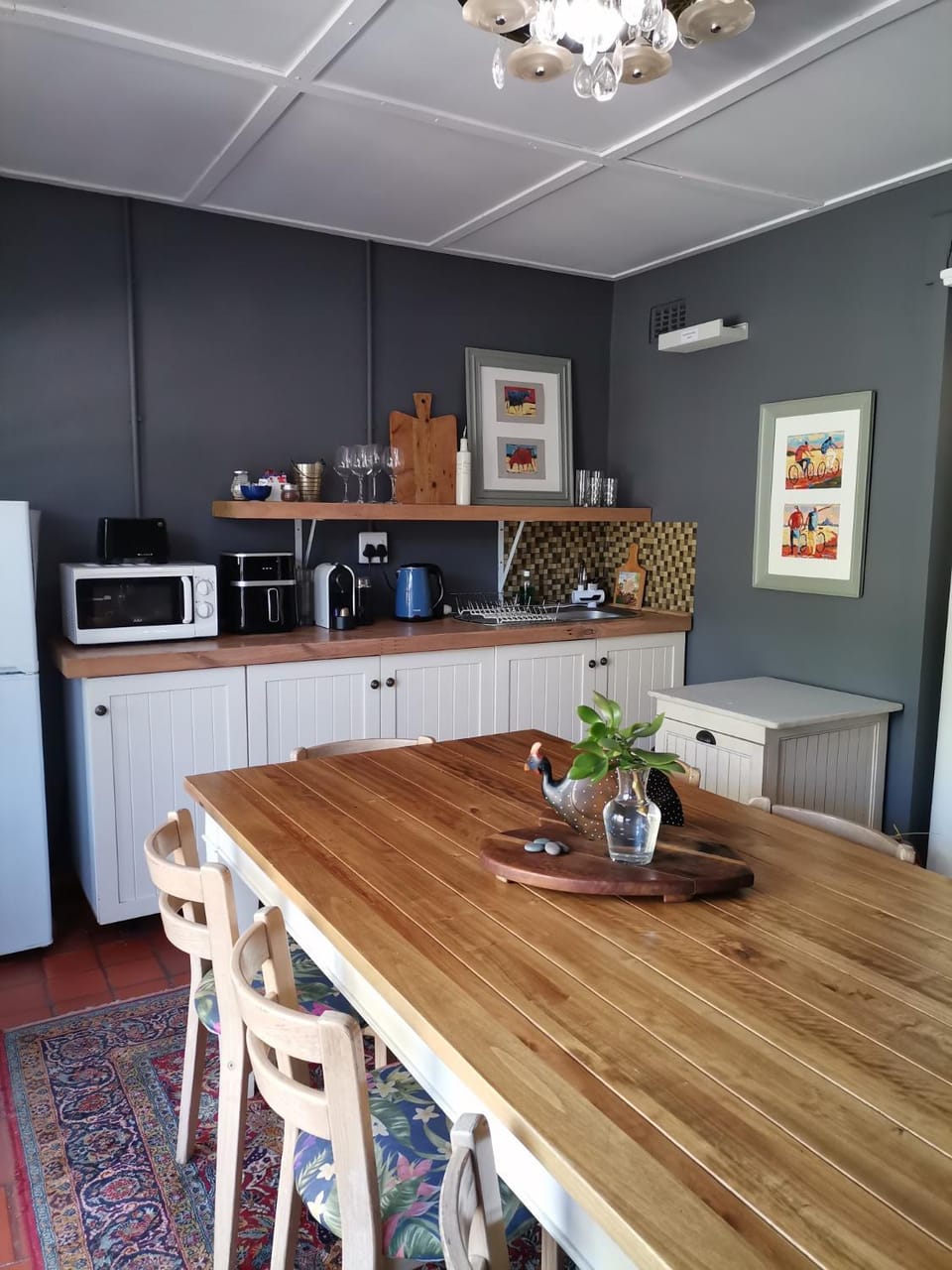 Kitchen or kitchenette, Dining area, pet friendly