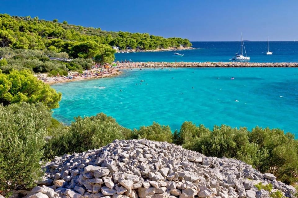 Neighbourhood, Natural landscape, Beach
