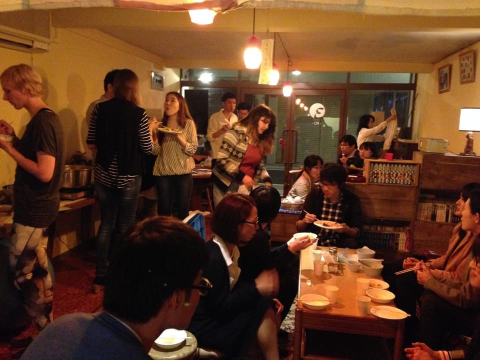 Staff, Communal lounge/ TV room, Food close-up, People, Activities, Lobby or reception, Lounge or bar, Guests, Alcoholic drinks