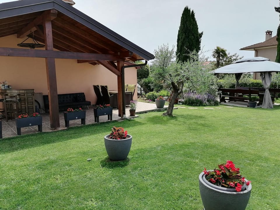 BBQ facilities, Garden
