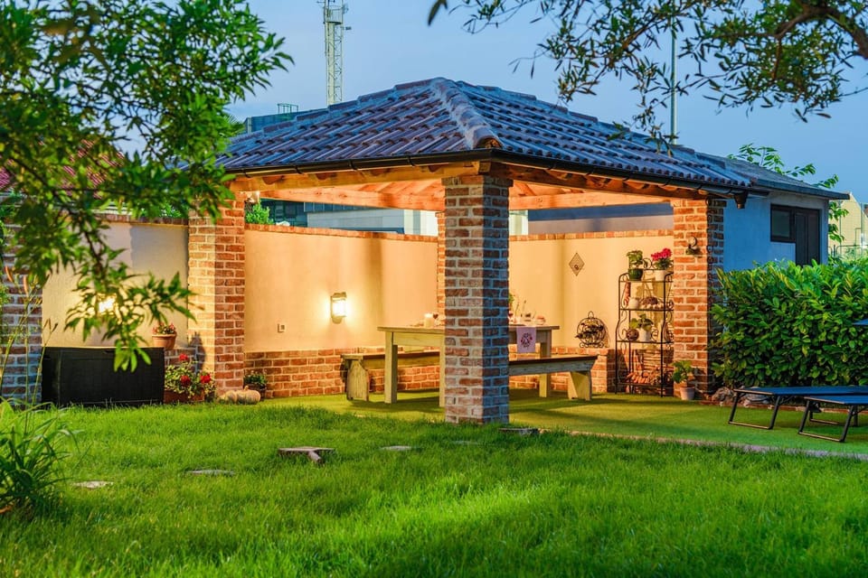 Inner courtyard view