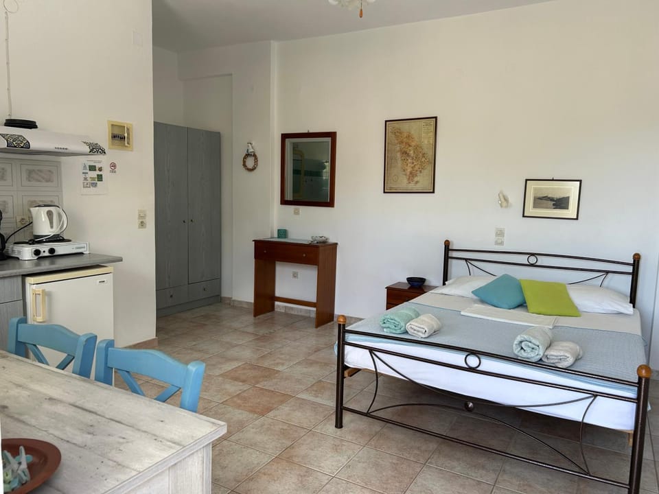 Villa Costa Studios Apartment in Milos