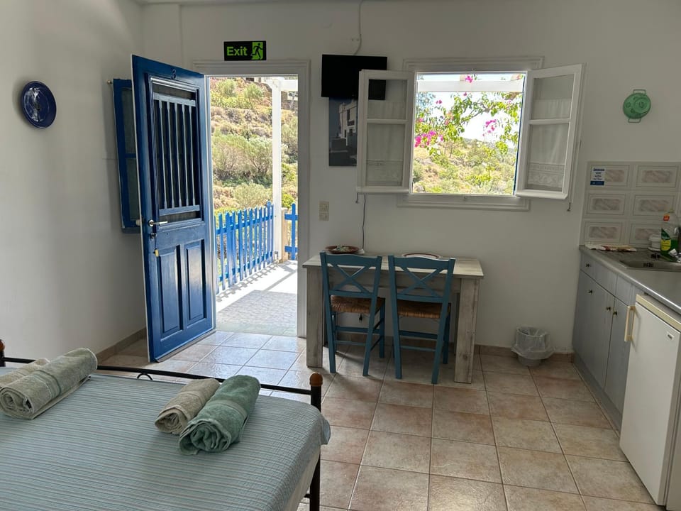 Villa Costa Studios Apartment in Milos