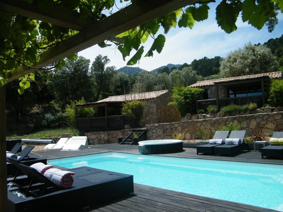 Mountain view, Pool view