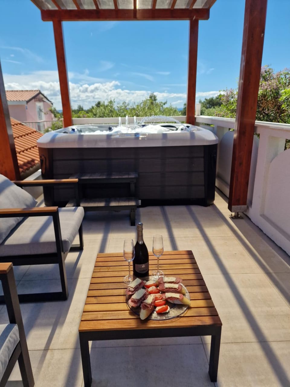 Hot Tub, Seating area, sunbed