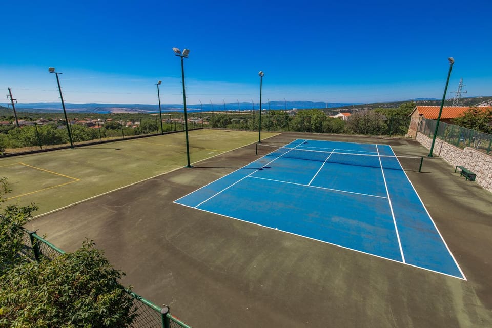 Day, Natural landscape, Tennis court, Sports