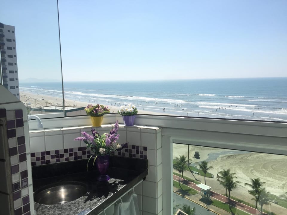 BBQ facilities, Balcony/Terrace, Sea view, Street view