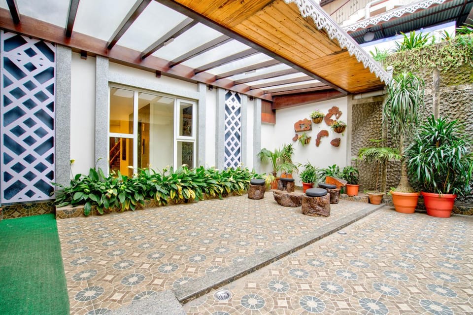 Property building, Day, Garden, Decorative detail, Seating area, Garden view