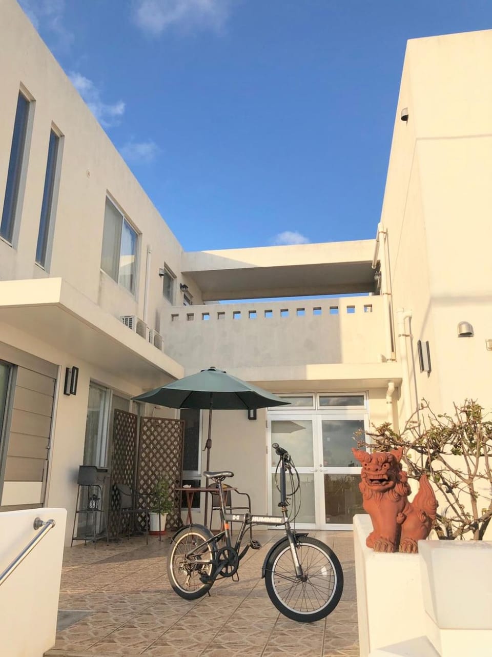 Patio, Facade/entrance