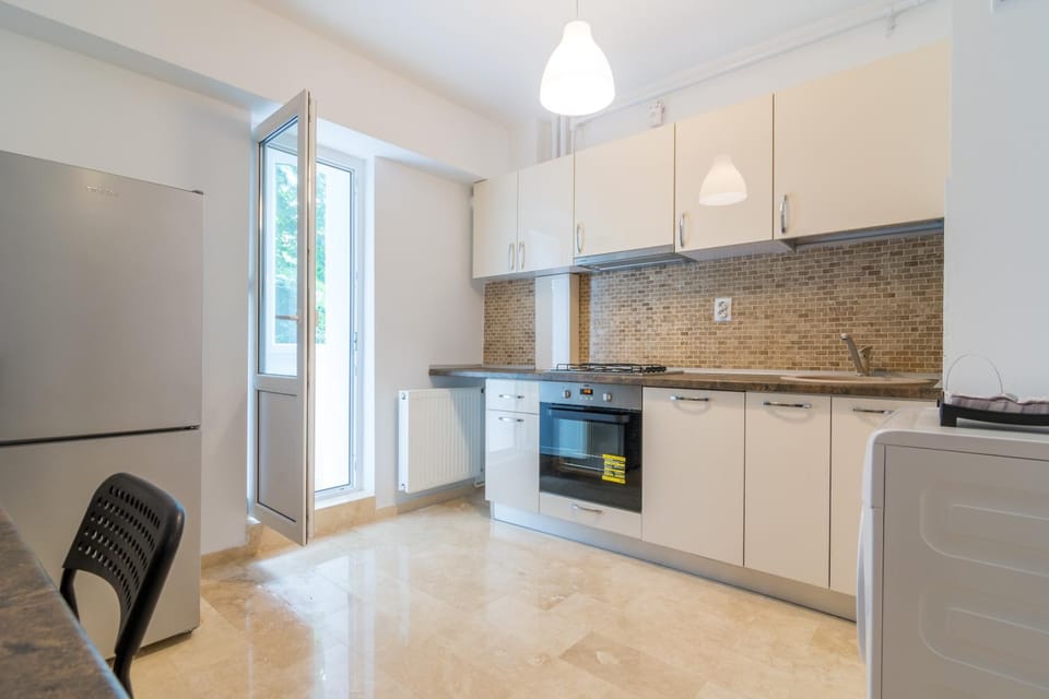 Coffee/tea facilities, Kitchen or kitchenette, Dining area