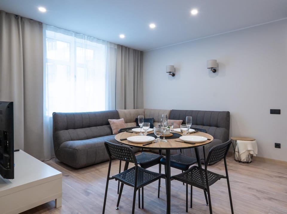 Living room, Dining area