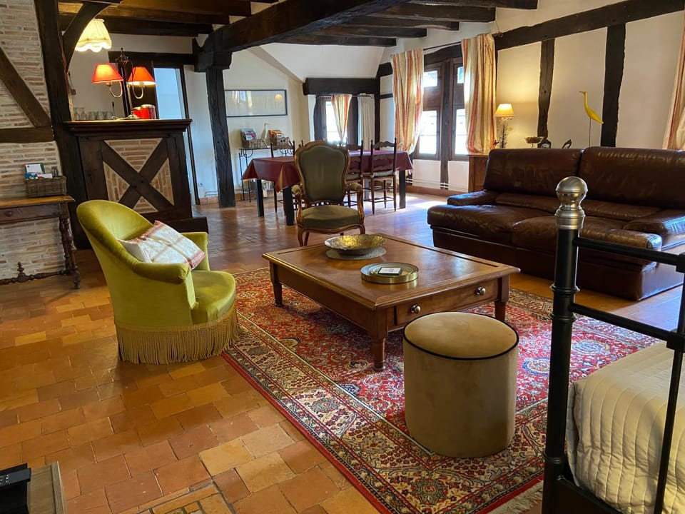 La Maison Rouge Apartment in Centre-Val de Loire