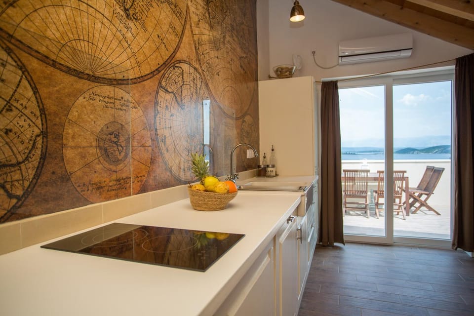 Captain's Attic Apartment in Račišće