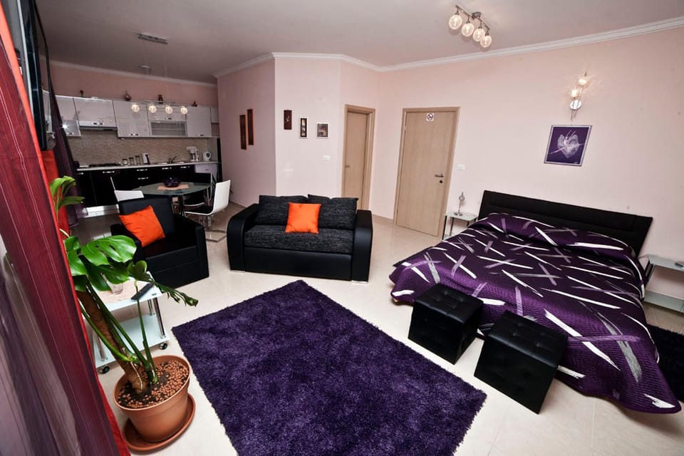 Bed, Photo of the whole room