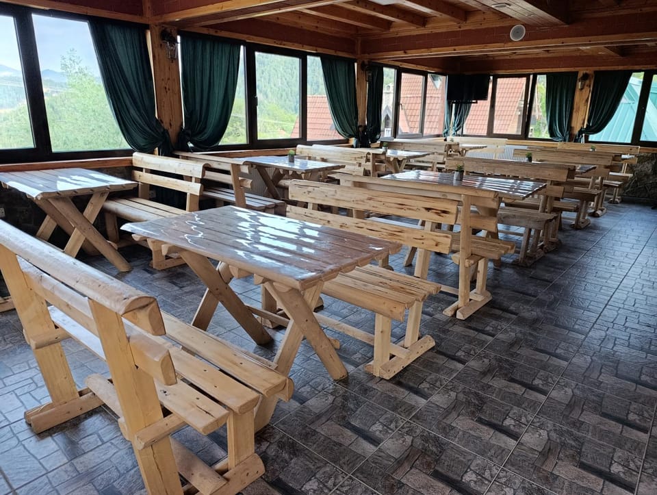 Vila Suza-Vikendice i apartmani Jezdić House in Zlatibor District, Serbia