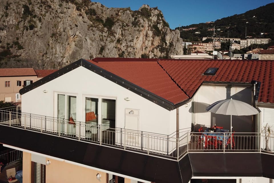 Property building, Bird's eye view, Balcony/Terrace