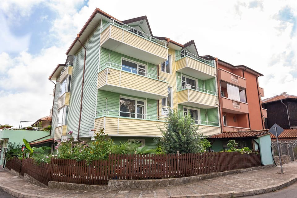 Property building, Facade/entrance