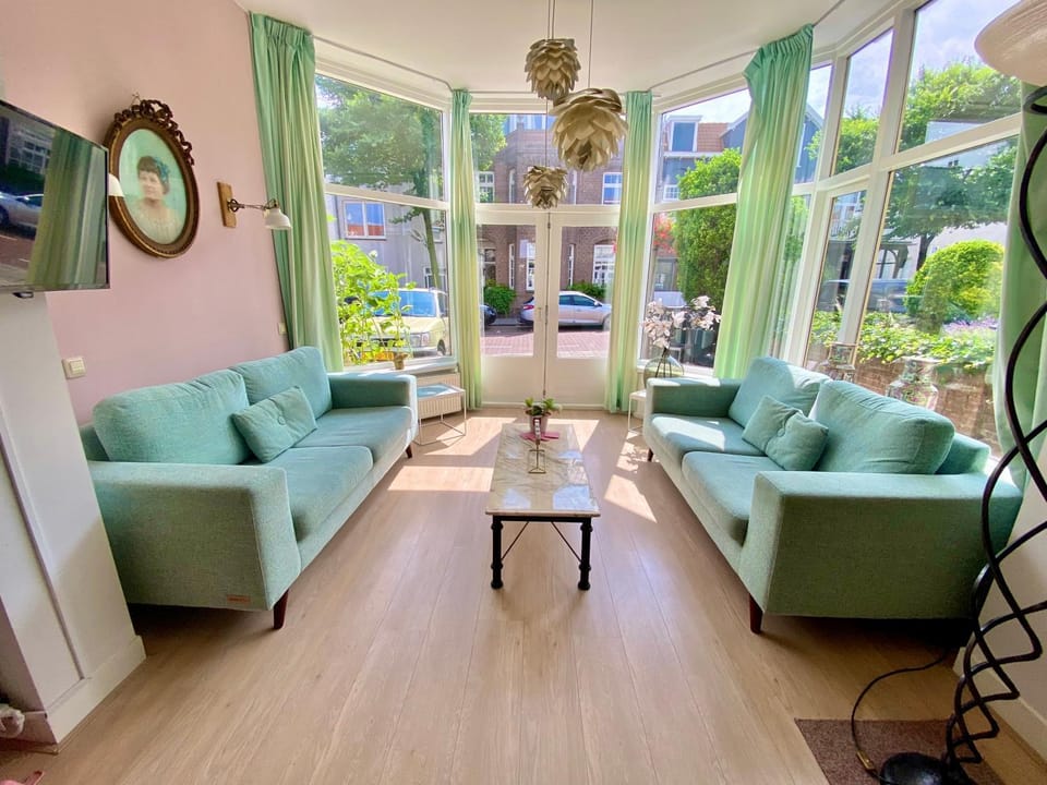 View (from property/room), Living room, Seating area