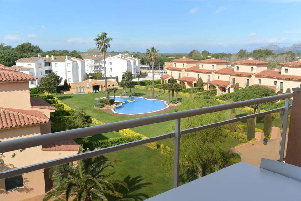 Balcony/Terrace, Mountain view, Pool view