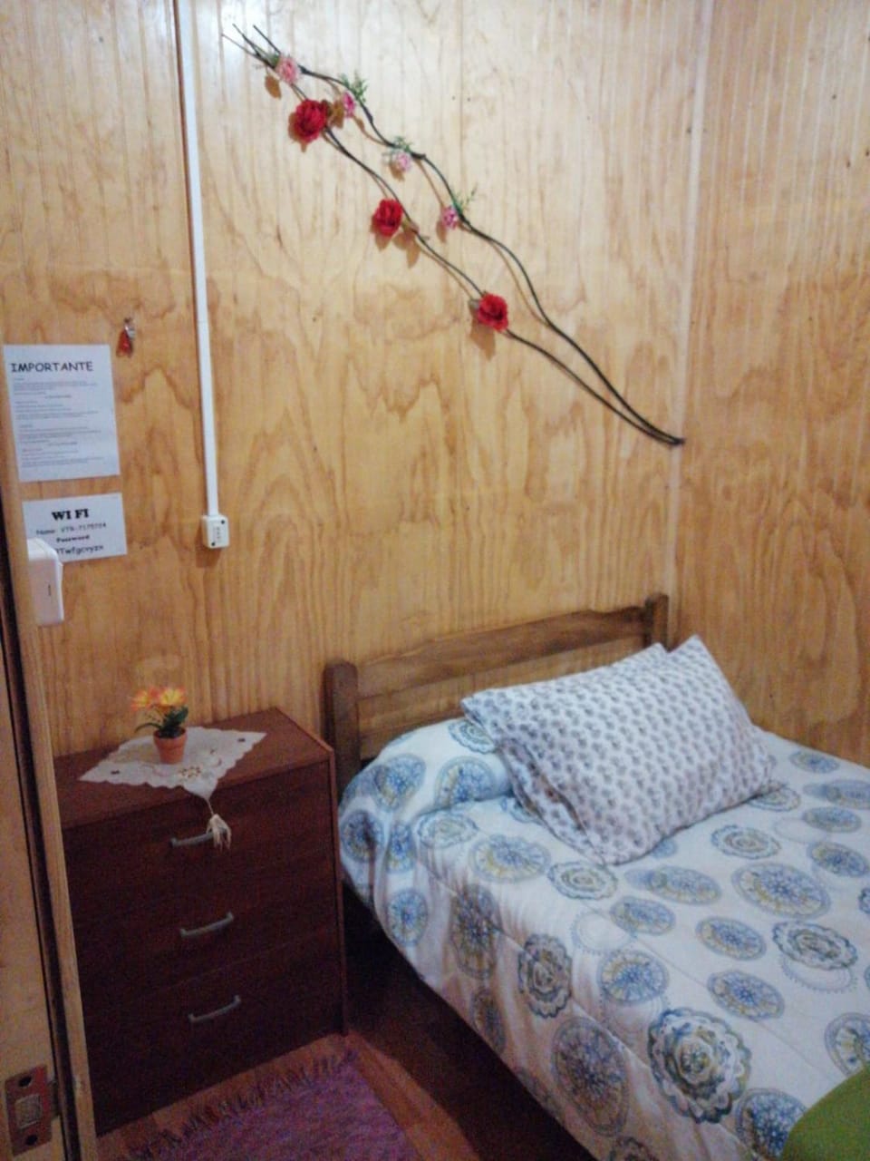 "Mi Hostal Tu Casa" Hostal Familiar SOLO EMPRESAS, TURISTAS y VIAJEROS Espacio para BICICLETAS y MOTOS Bed and Breakfast in Puerto Montt