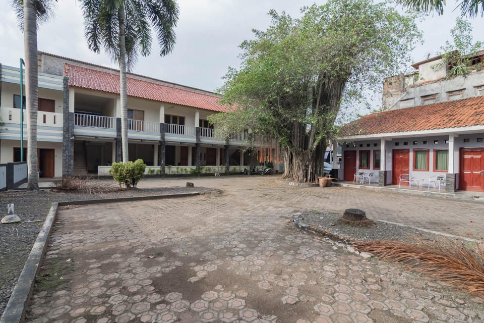 RedDoorz Plus At Hotel Sofia Pangandaran Hotel in West Java