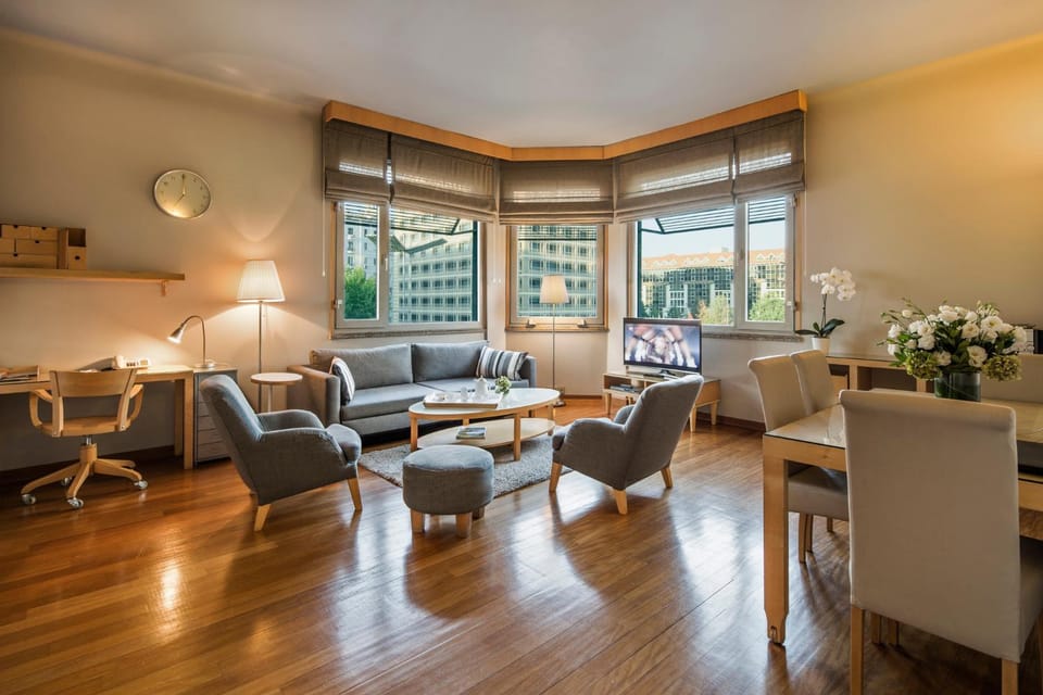 Massage, View (from property/room), Living room, Photo of the whole room