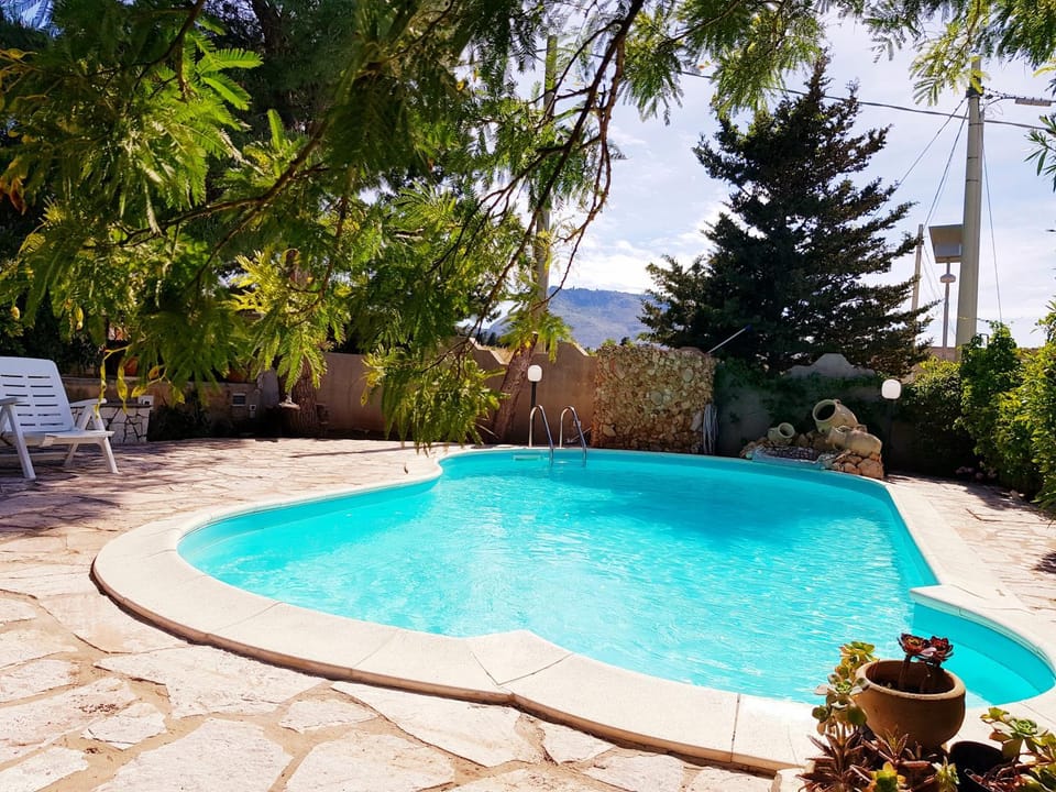 Patio, Garden, Pool view, Area and facilities, Swimming pool